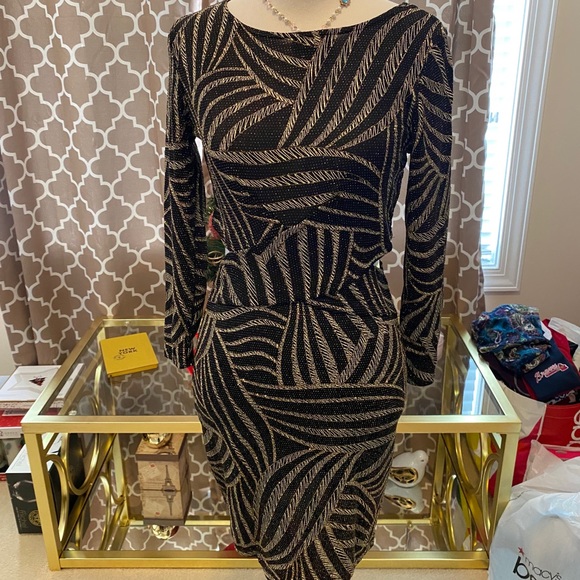 Dress - Picture 2 of 3